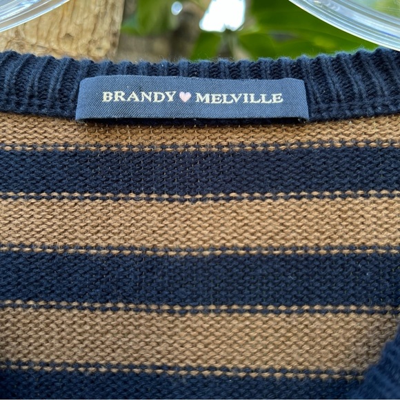 Brandy Melville oversized stripped tan and navy blue crew neck sweater! - Picture 3 of 5